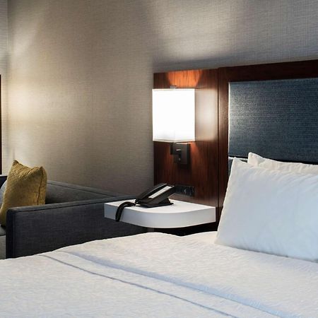 Hampton Inn & Suites Линкольншир Экстерьер фото
