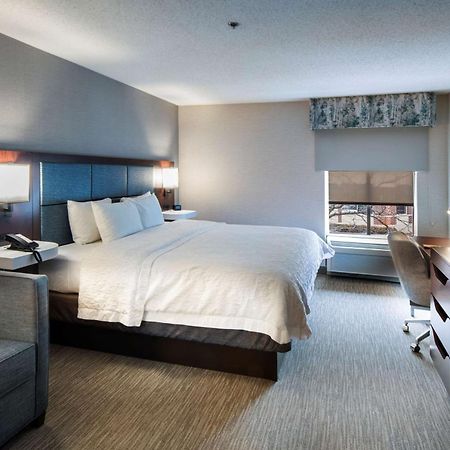 Hampton Inn & Suites Линкольншир Экстерьер фото