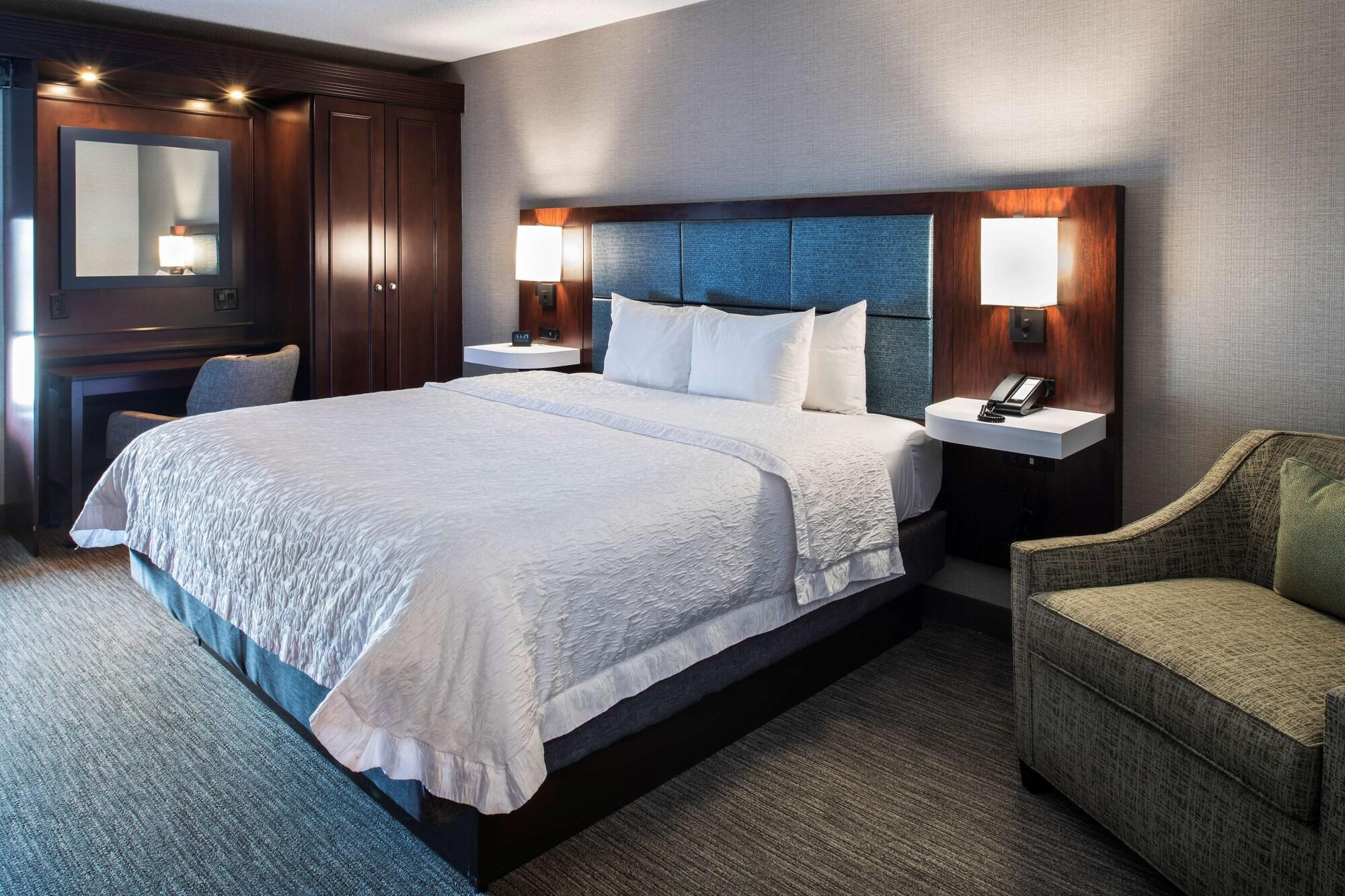 Hampton Inn & Suites Линкольншир Экстерьер фото