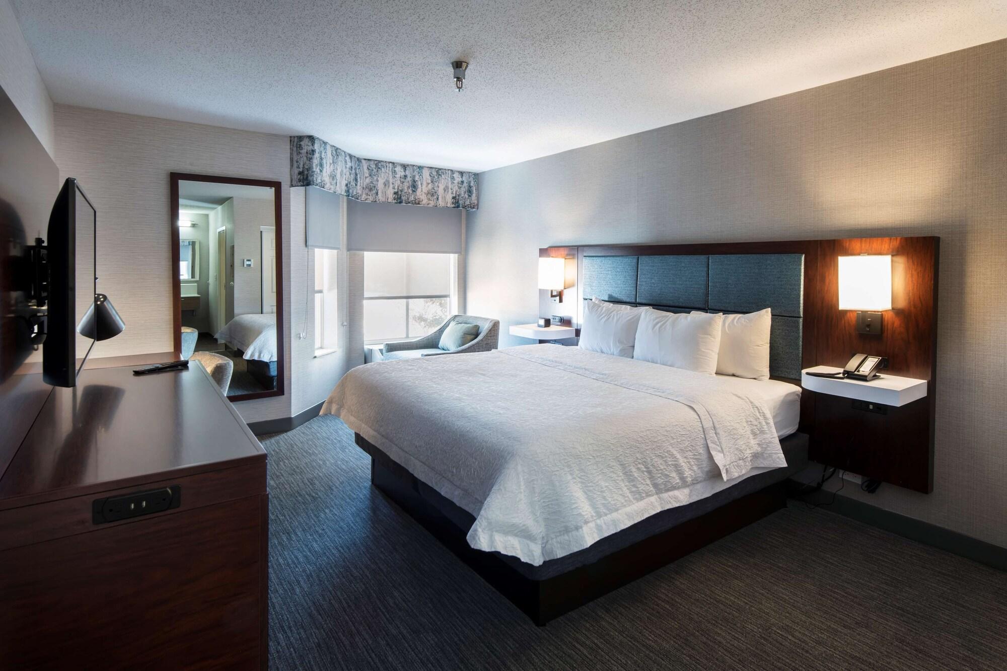 Hampton Inn & Suites Линкольншир Экстерьер фото