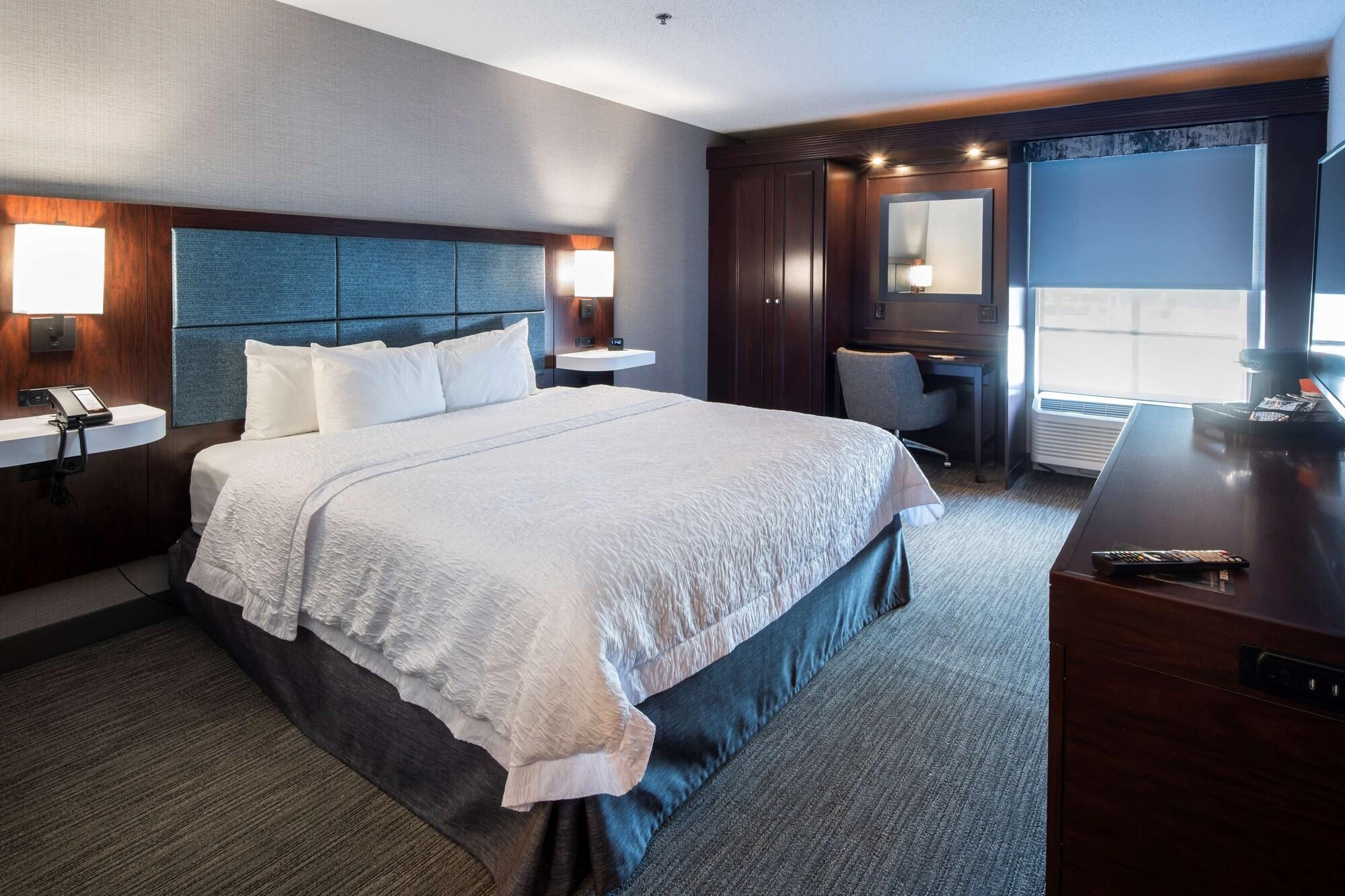 Hampton Inn & Suites Линкольншир Экстерьер фото