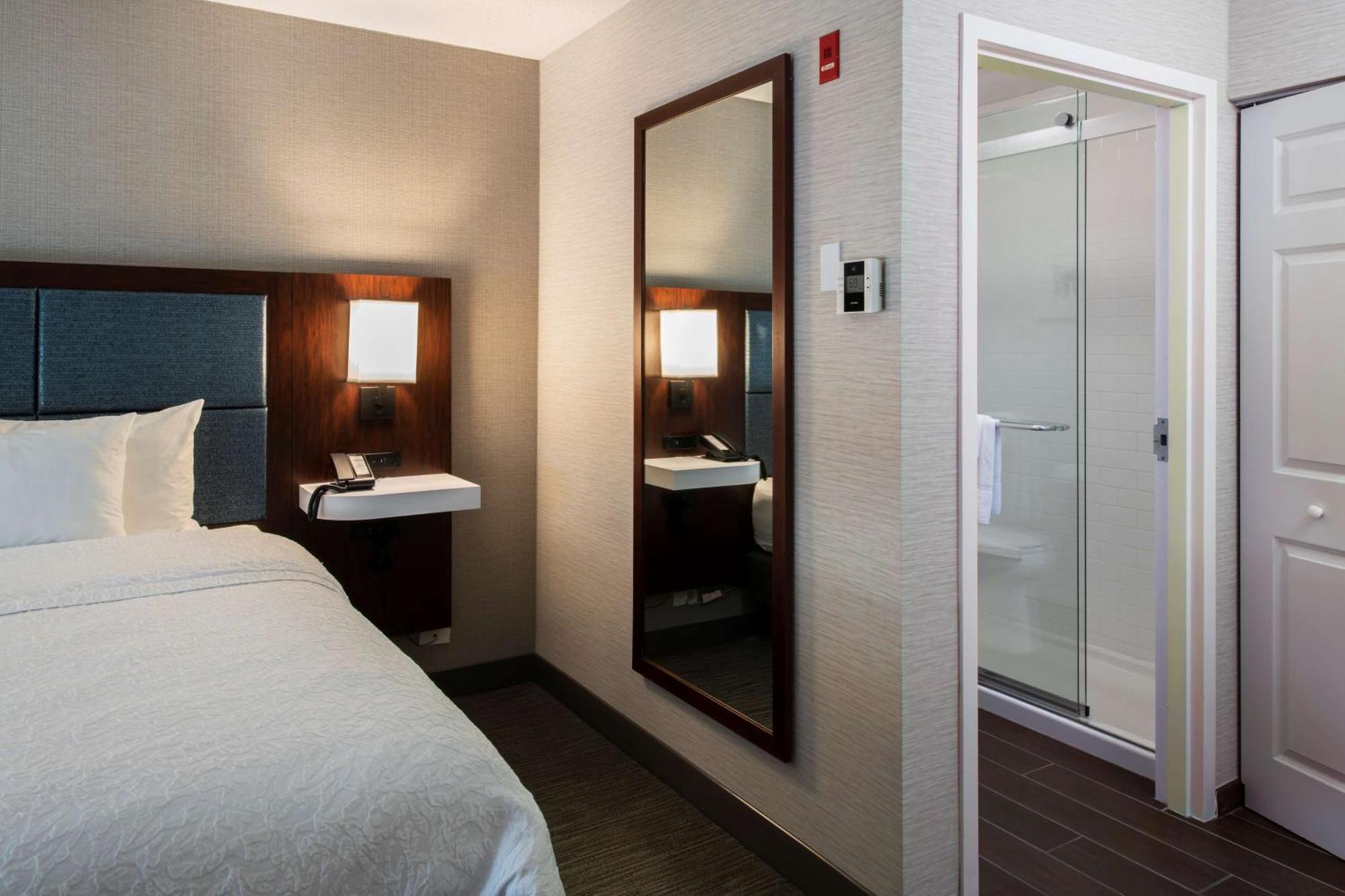 Hampton Inn & Suites Линкольншир Экстерьер фото