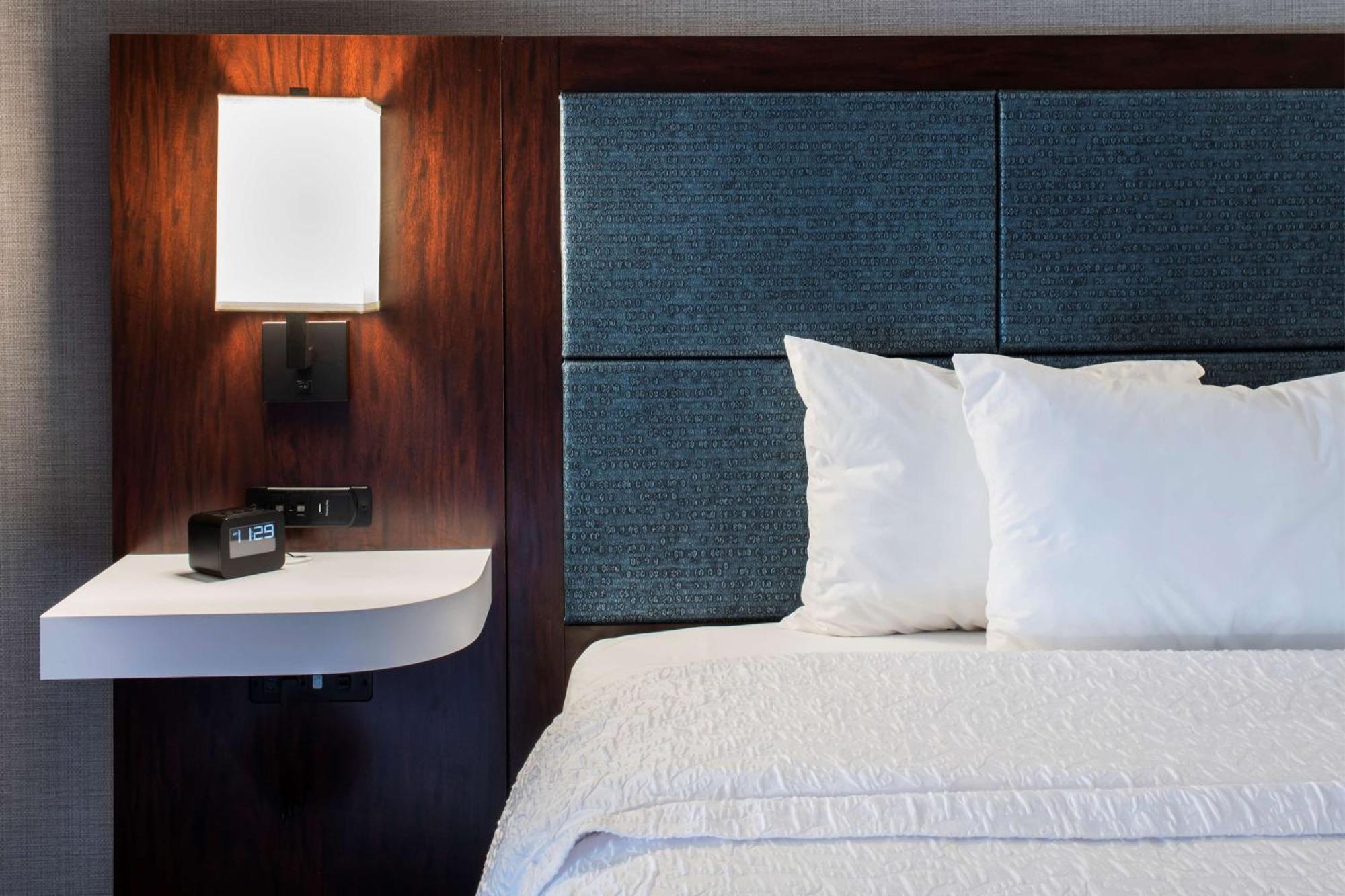 Hampton Inn & Suites Линкольншир Экстерьер фото