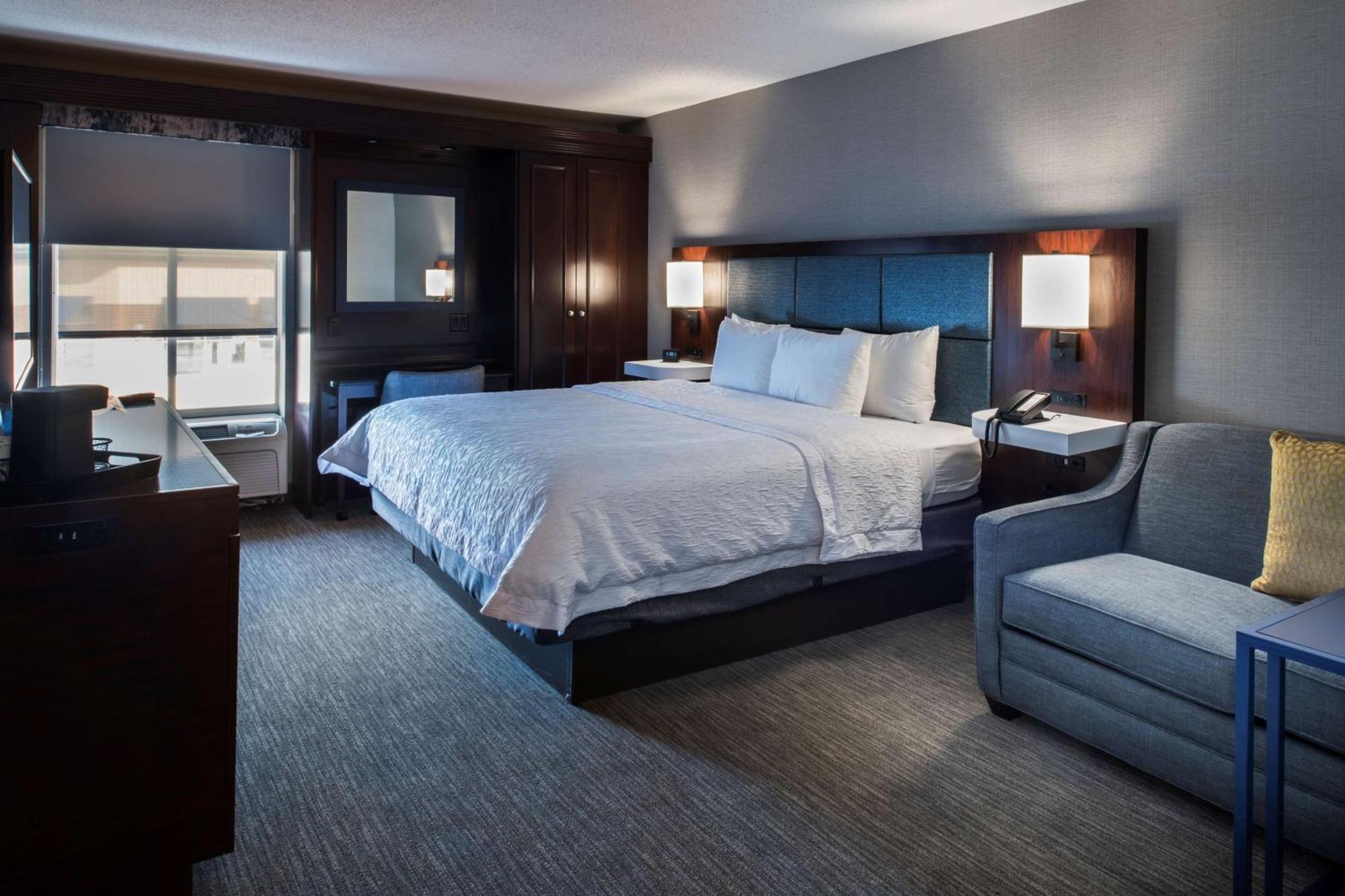 Hampton Inn & Suites Линкольншир Экстерьер фото