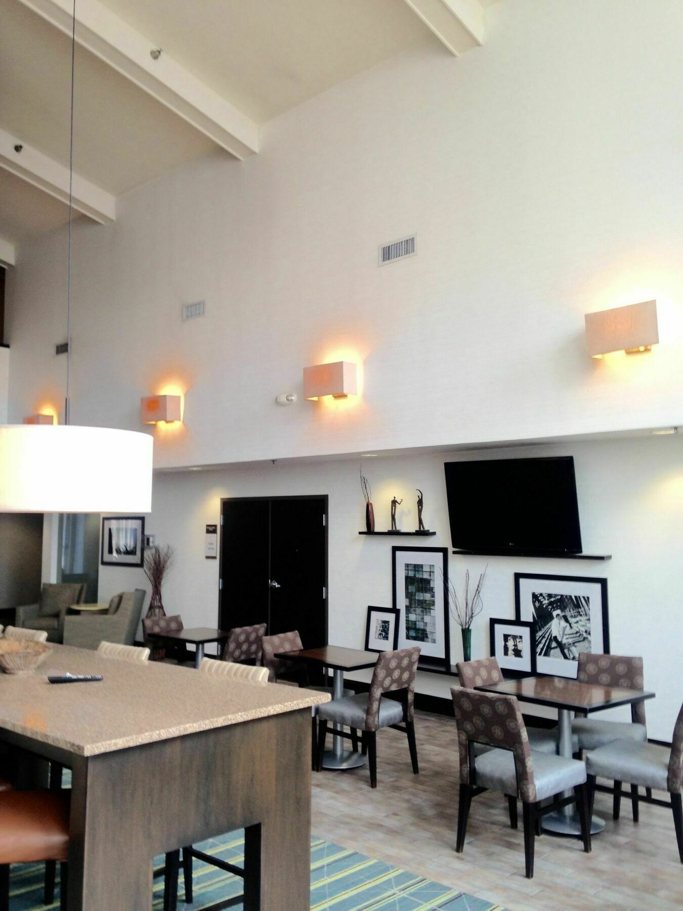 Hampton Inn & Suites Линкольншир Экстерьер фото